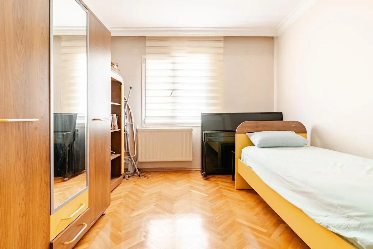 Apartment Surrounded By Malls In Balçova