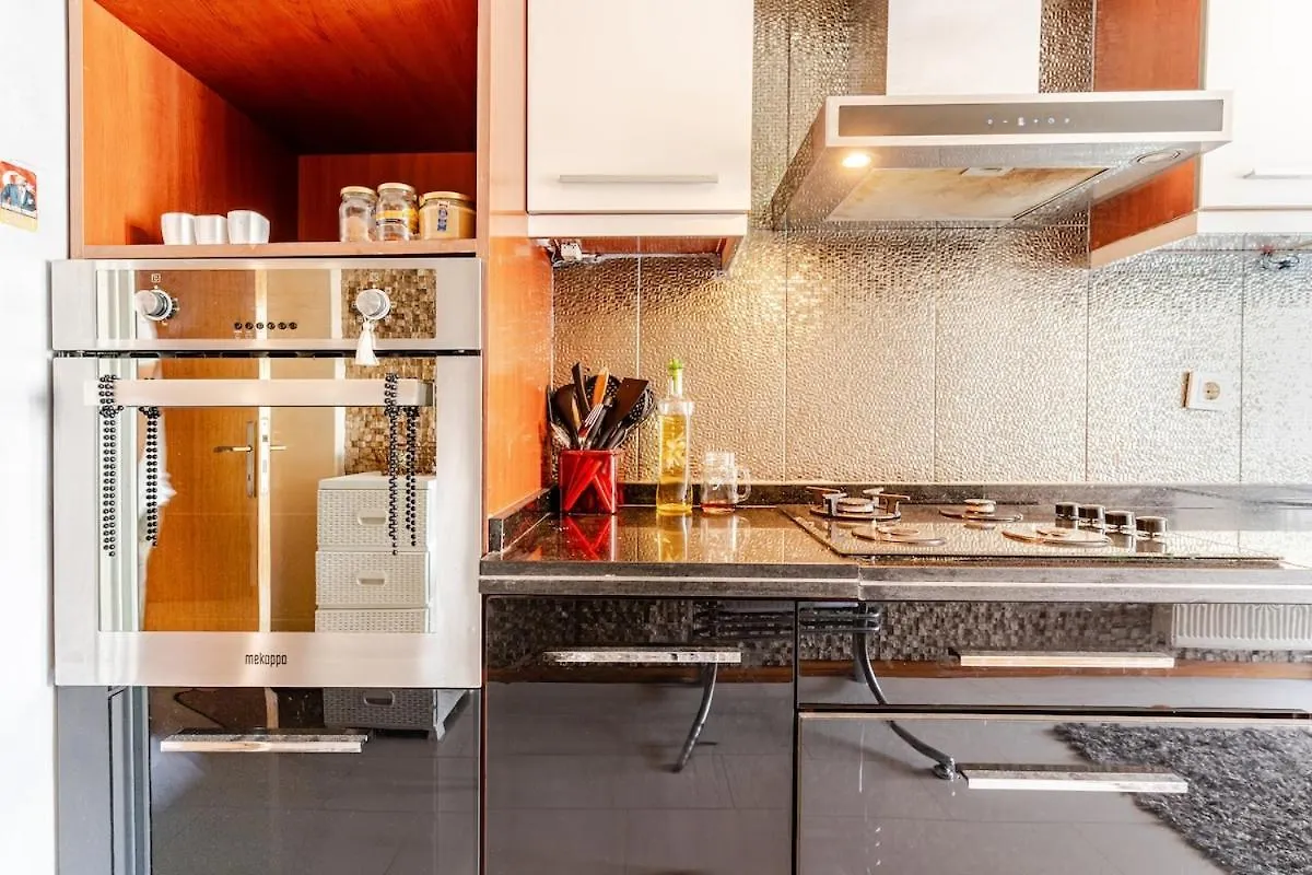 Apartment Surrounded By Malls In Balçova Turecko