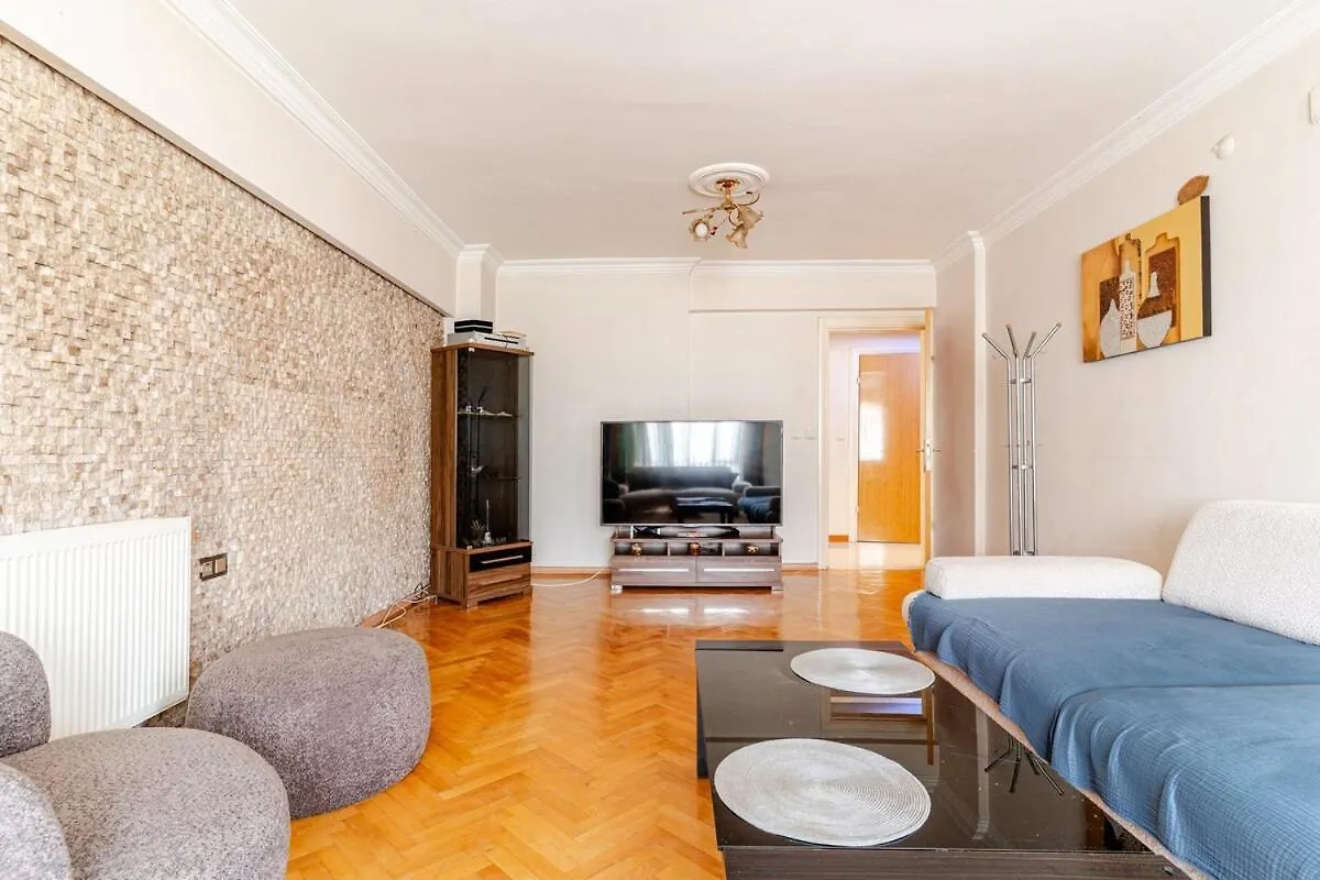 Apartment Surrounded By Malls In Balçova